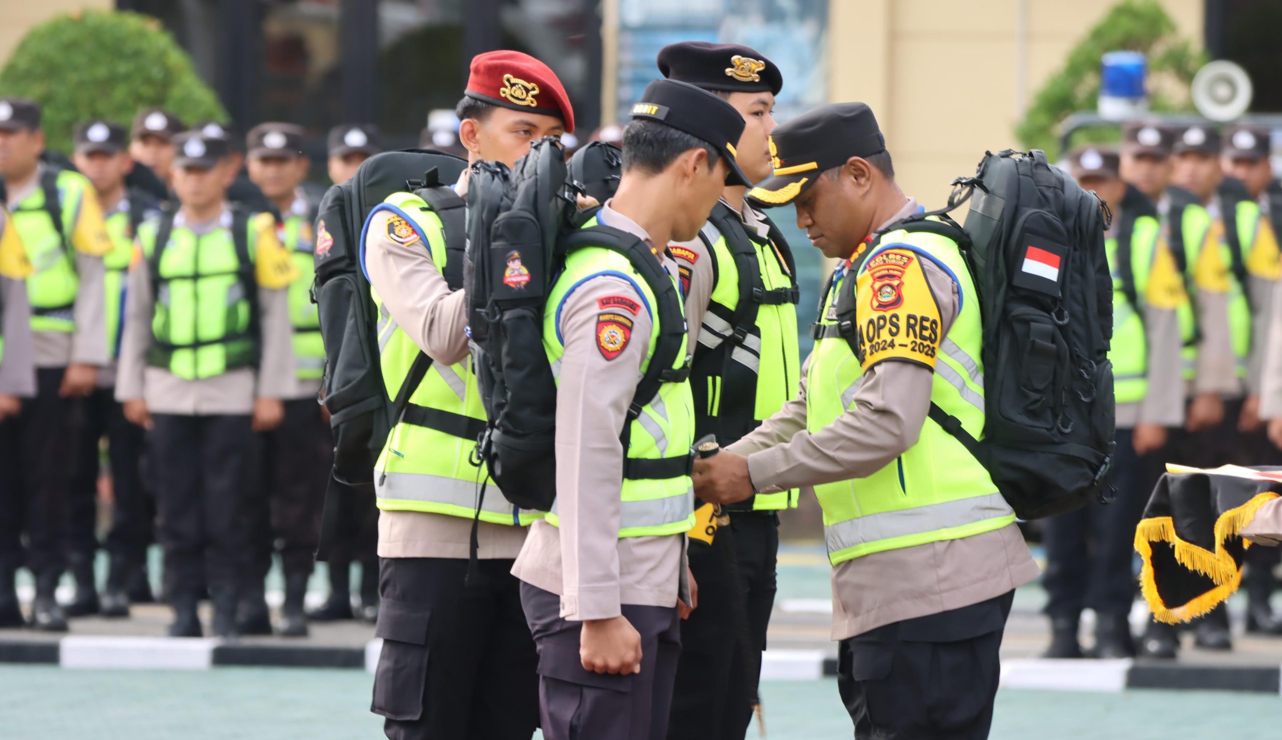Kapolres OKU Timur Terjunkan 298 Personel Pergeseran Pasukan Pengamanan TPS dan Hitung Suara